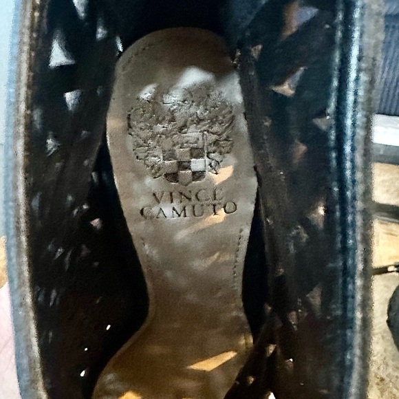 Vince Camuto Black Leather Cutout Peep Toe Booties Size 8.5M - Picture 8 of 9